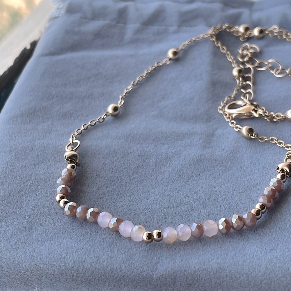 Necklace gold tone